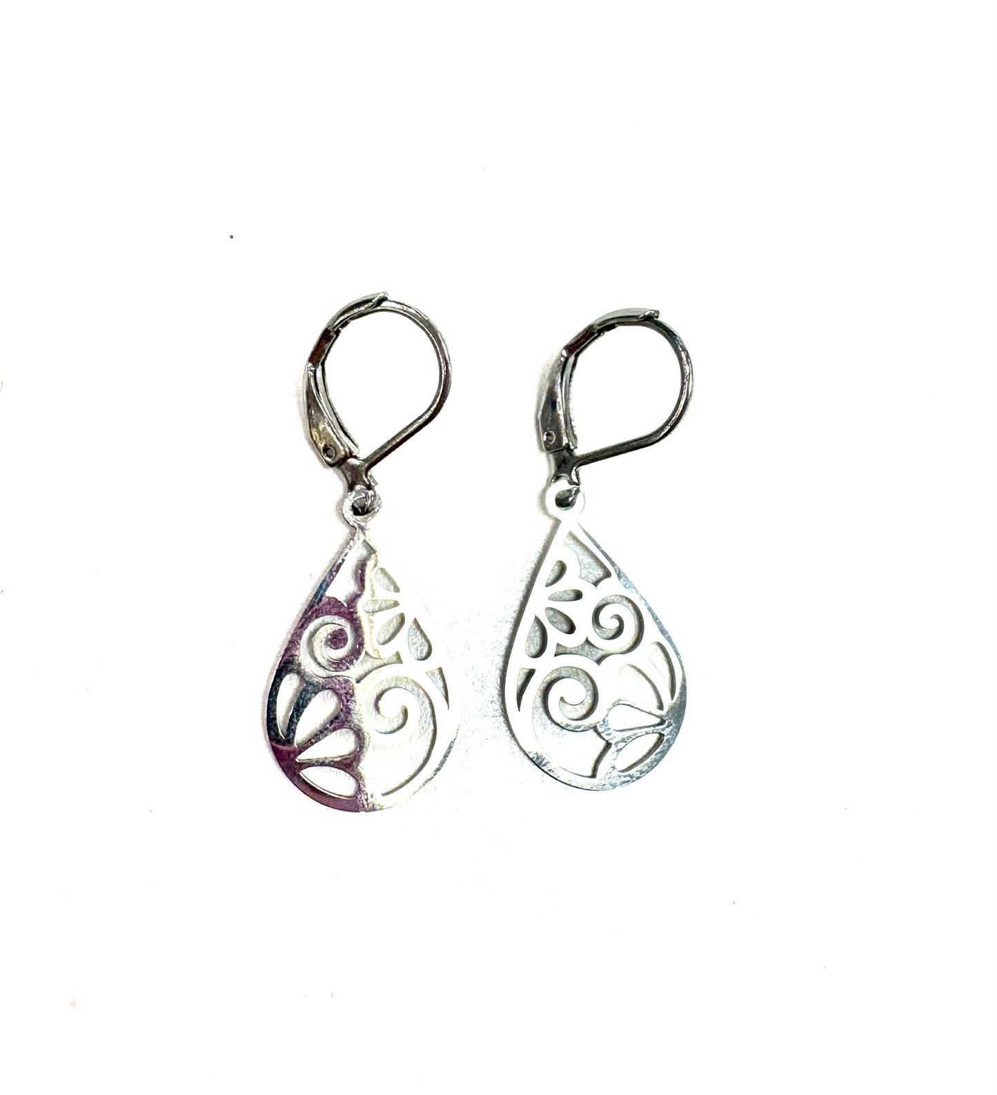 Boucle d'oreille goutte florale - rouge inox