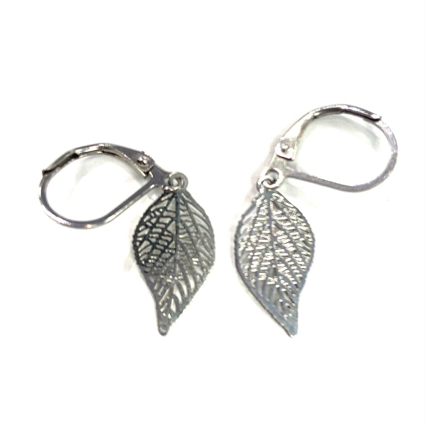 Boucles d'oreilles - Petite feuille allongée - 3 variantes - Rouge Inox