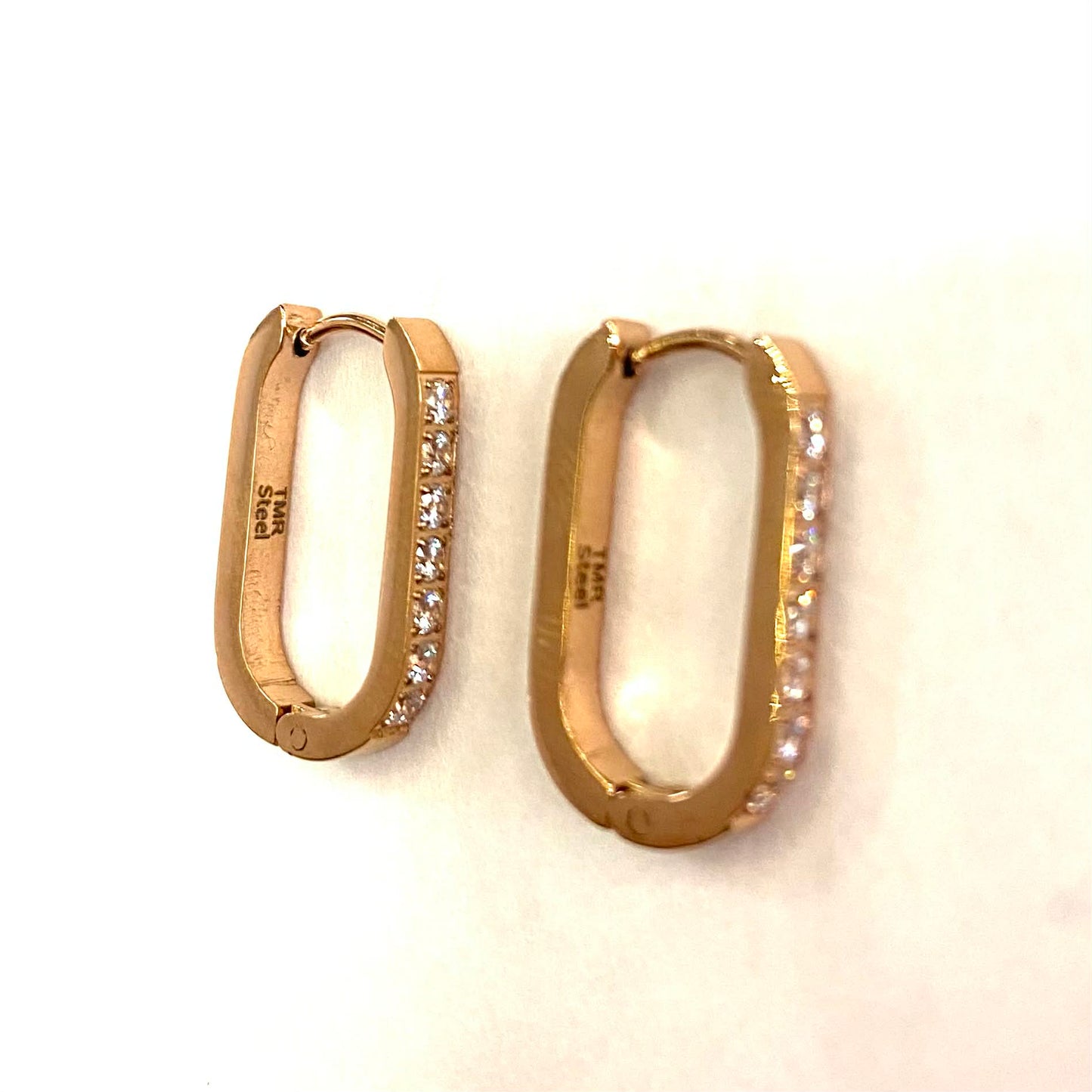 Anneau oval incrusté moyen - 3 variantes - Rouge Inox