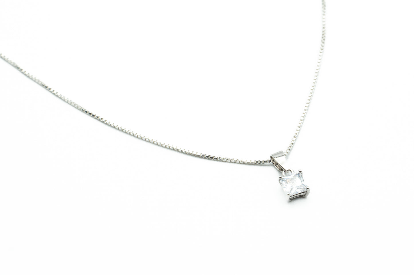 Necklace - Square 3mm - Clear - Red Silver 9.25