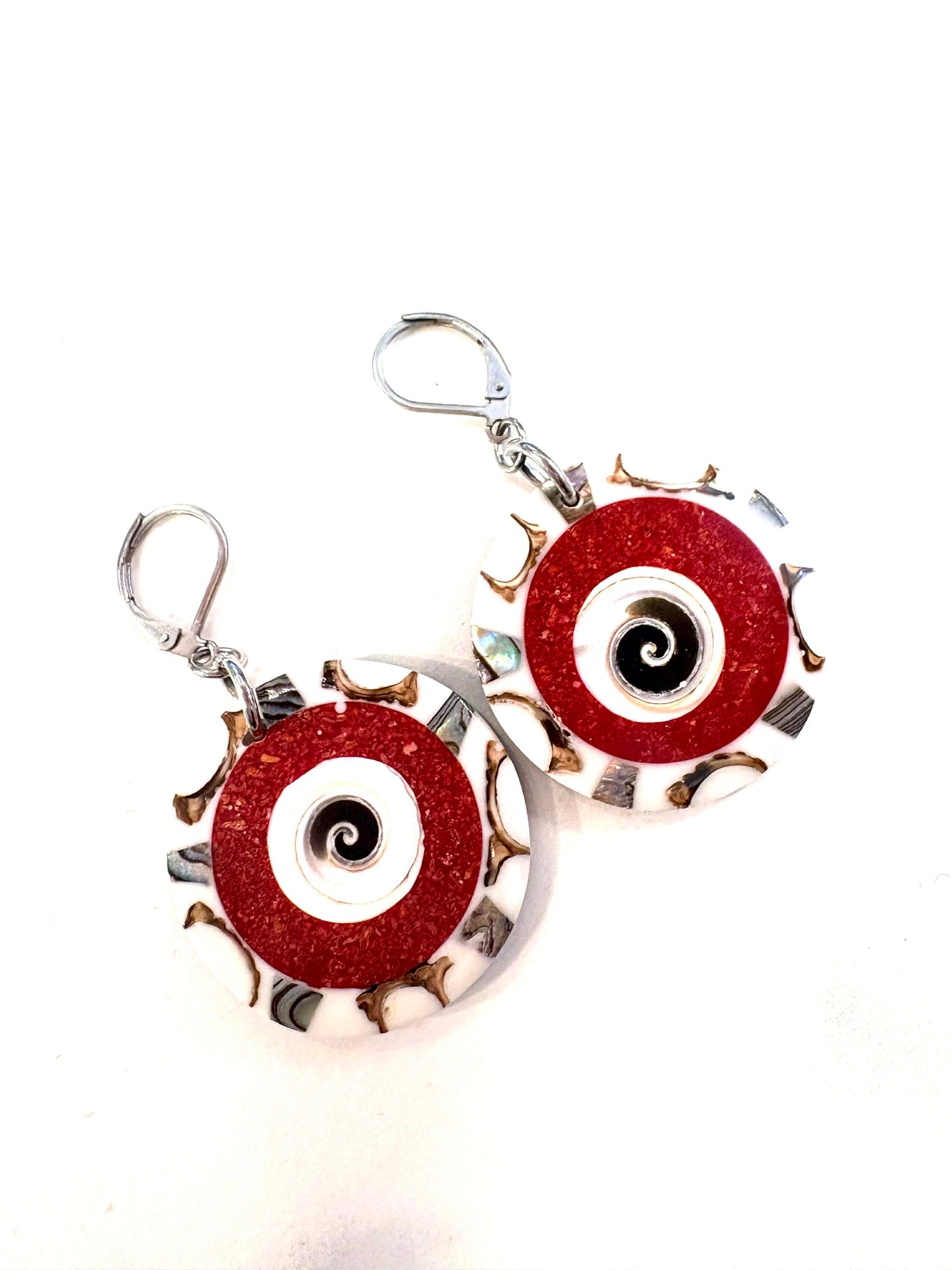 Round red earrings with seashells - Adventure Red
