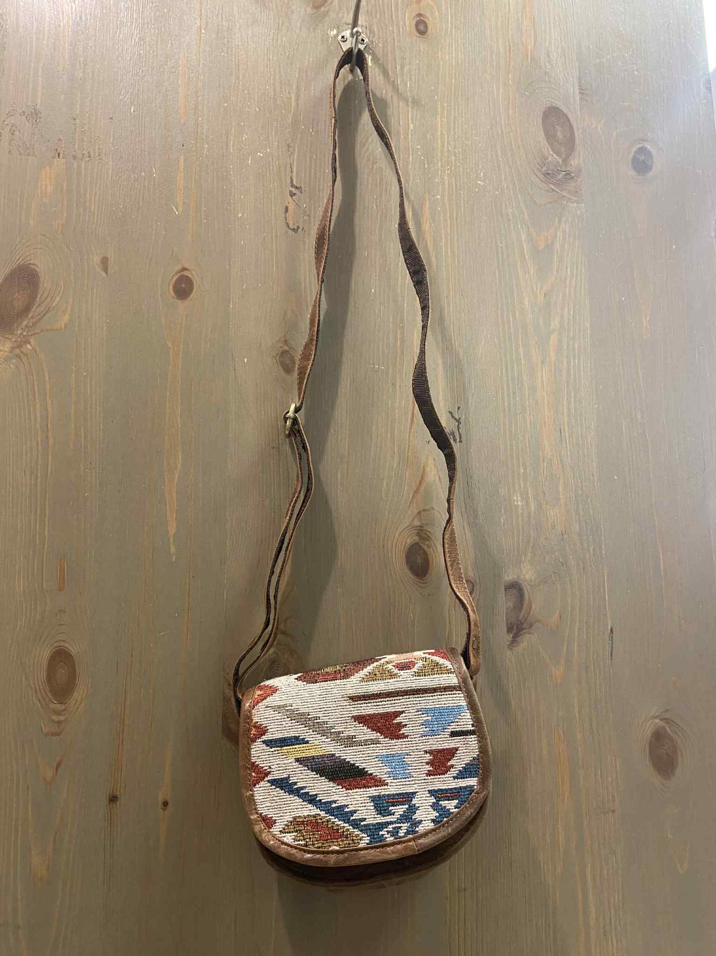 Sac à bandouillère motifs géométriques - 3 motifs offerts - Rouge Import