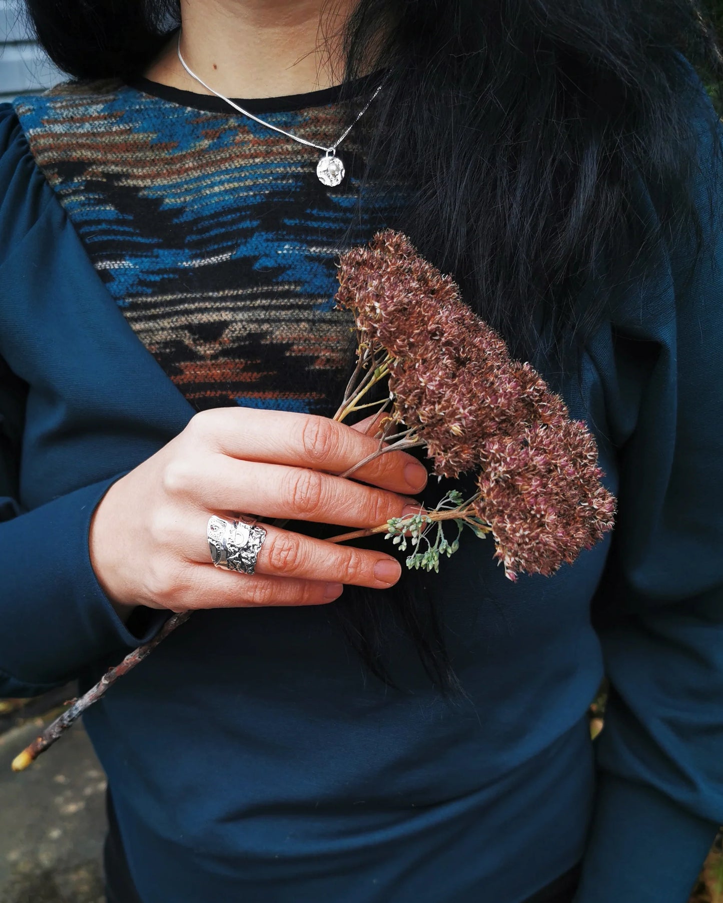 PEARL MOON, sterling silver pendant and dangling freshwater pearl - Marie-Ève Bordeleau