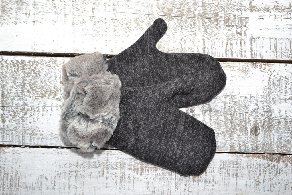 Charcoal Mitten - Baluchon