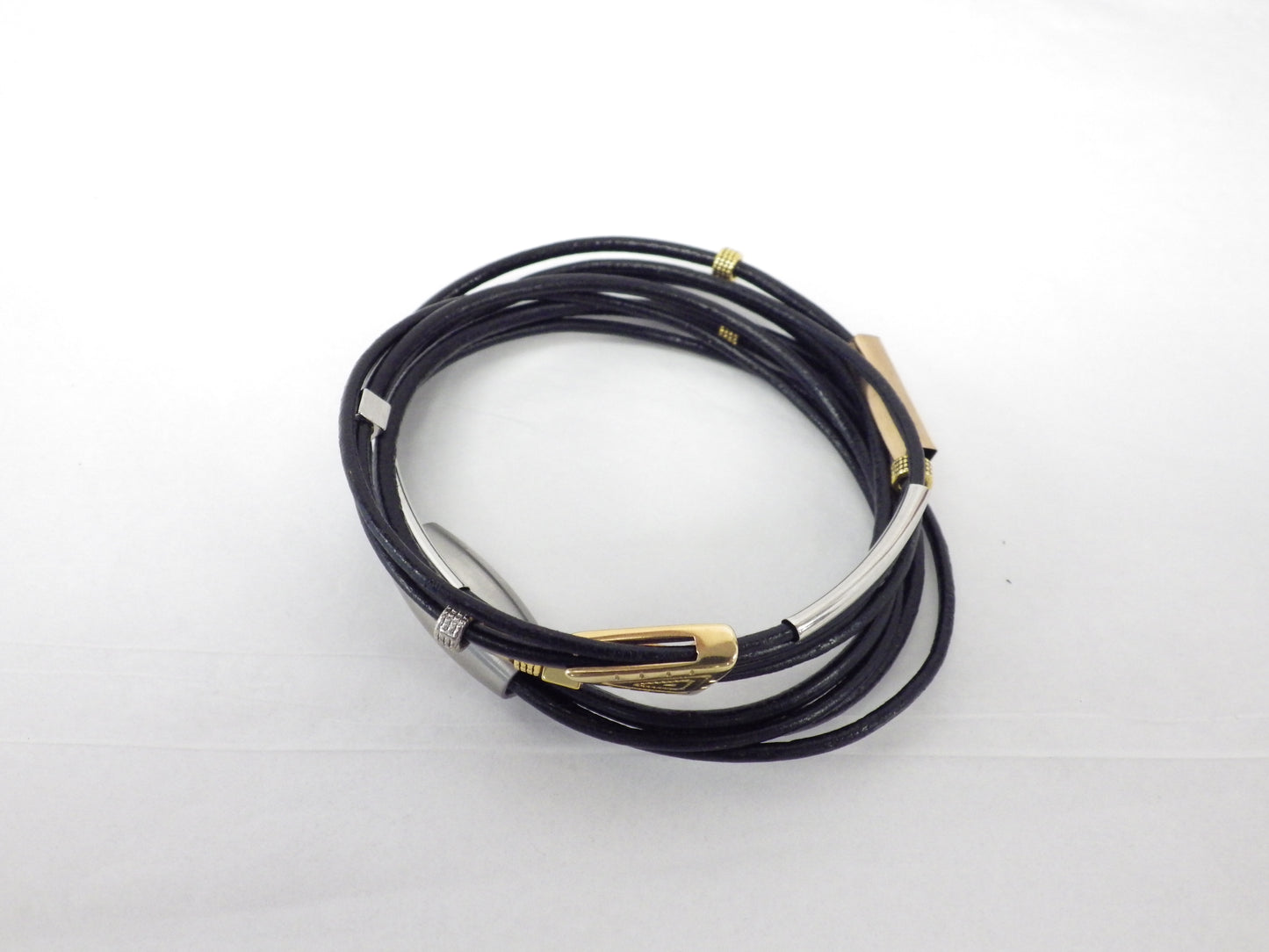 Collier/Bracelet noir avec fioriture argent et or - MJ Bijoux