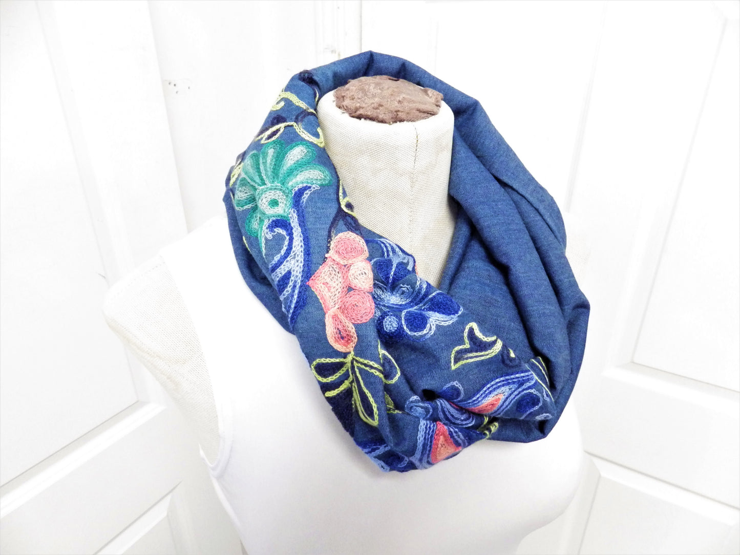 Foulard fleur brodées jean - Baluchon