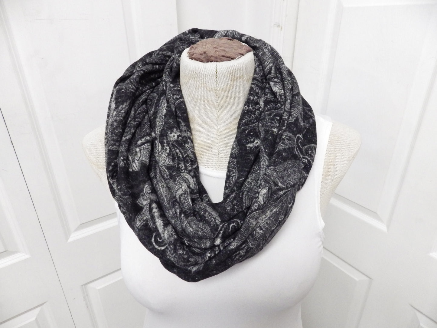 Foulard charcoal fleuri gris - Baluchon