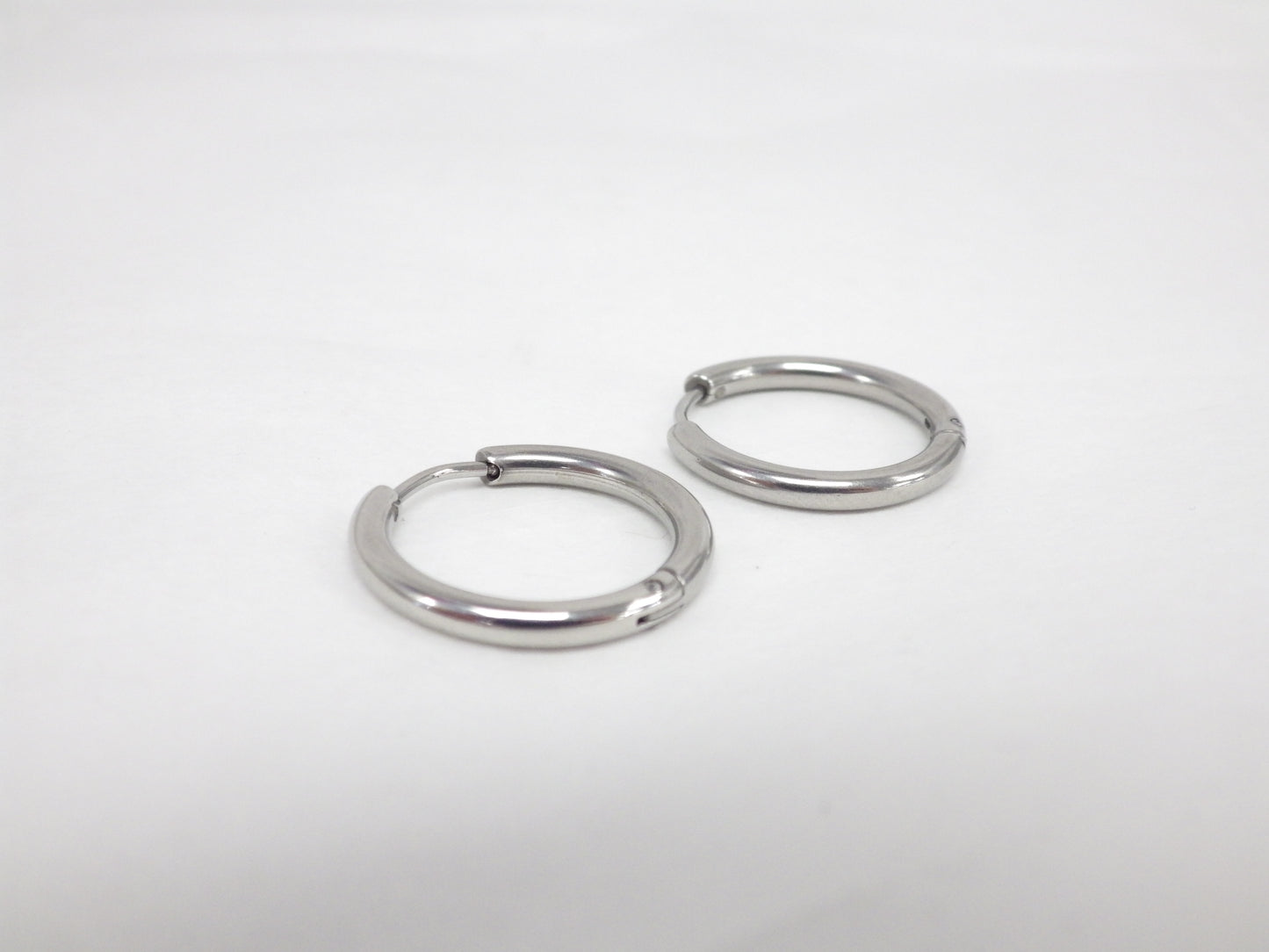 BO curved silver ring - Red Stainless Steel