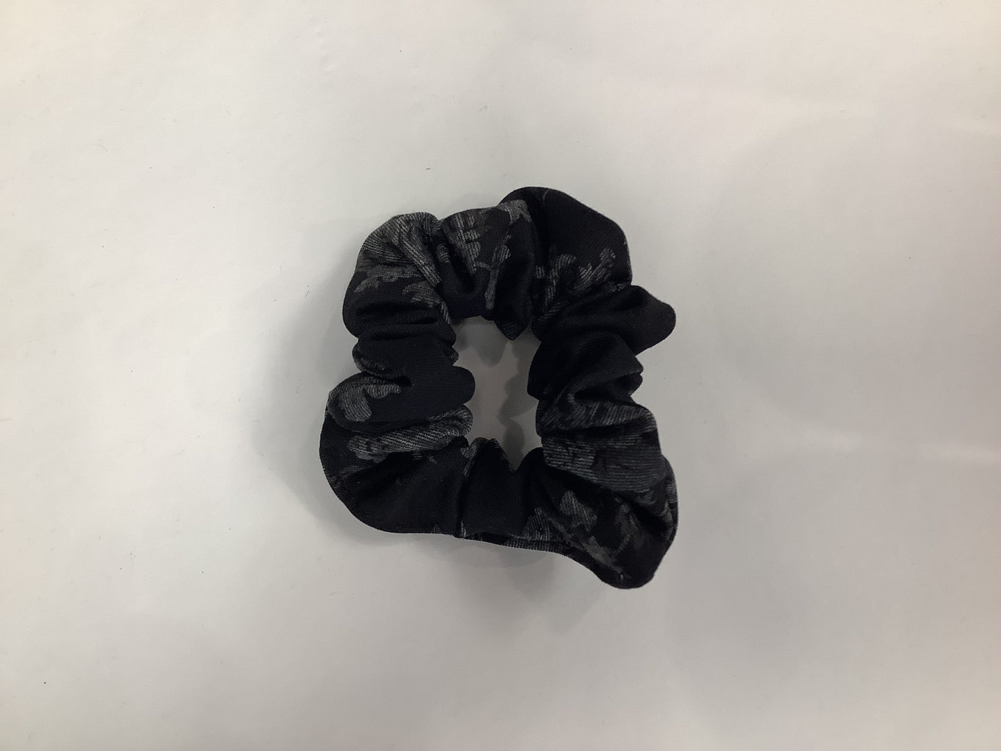 Chouchou noir fleurs grises- Rouge Canapé