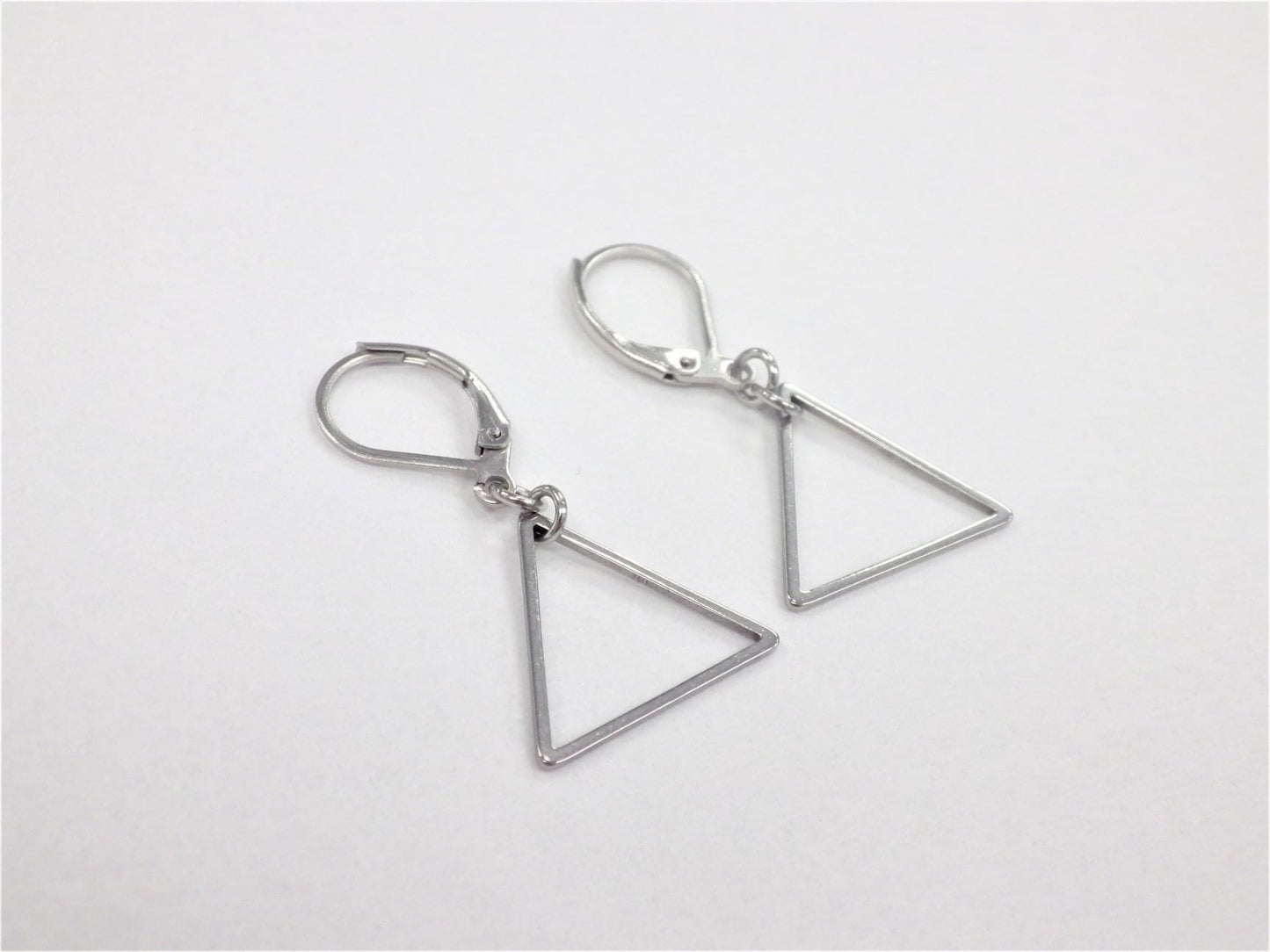 BO Triangle Suspendue - Rouge Inox