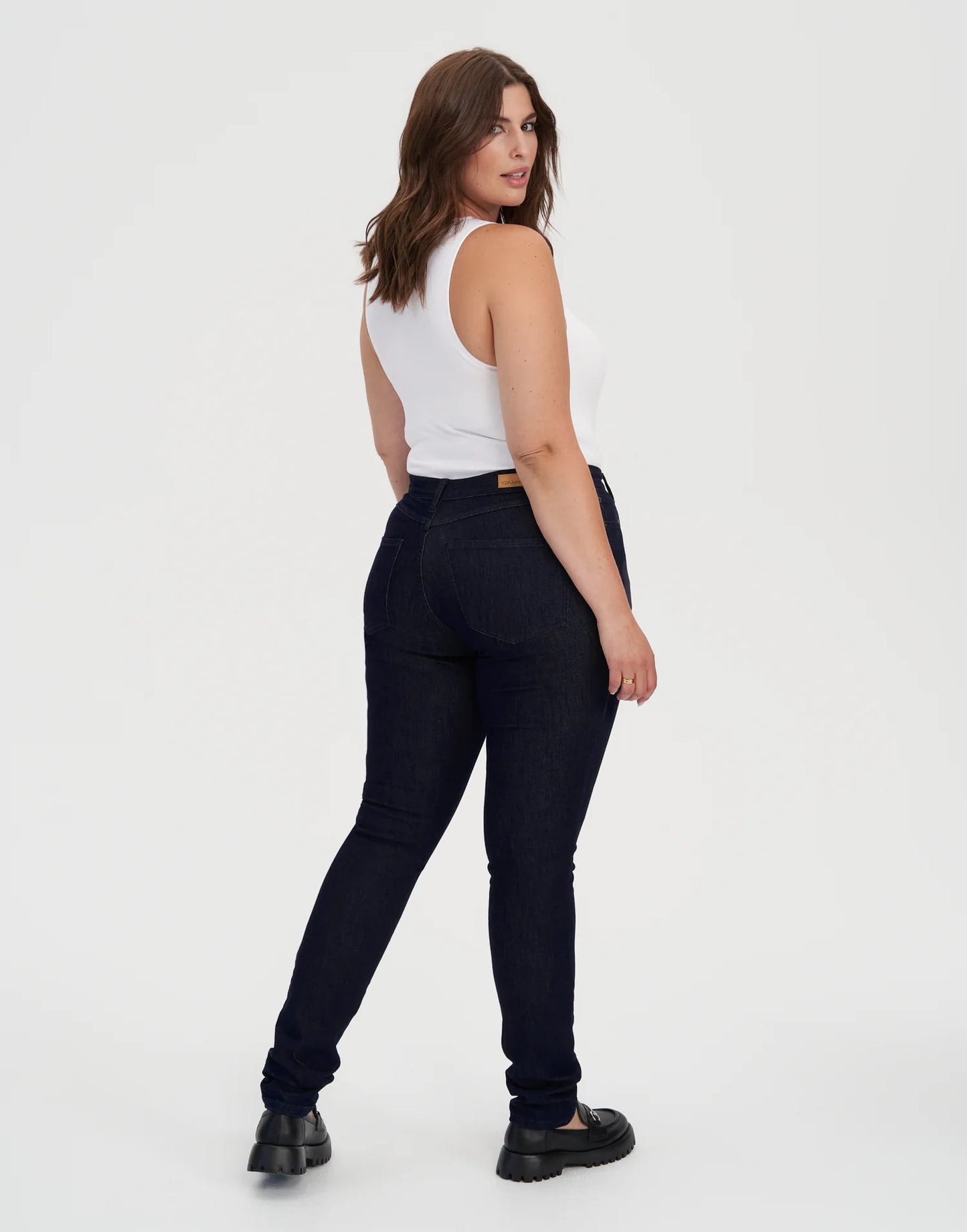 TAILLE CLASSIQUE - RACHEL COUPE ÉTROITE - PRAGUE - 1968NV Yoga Jeans