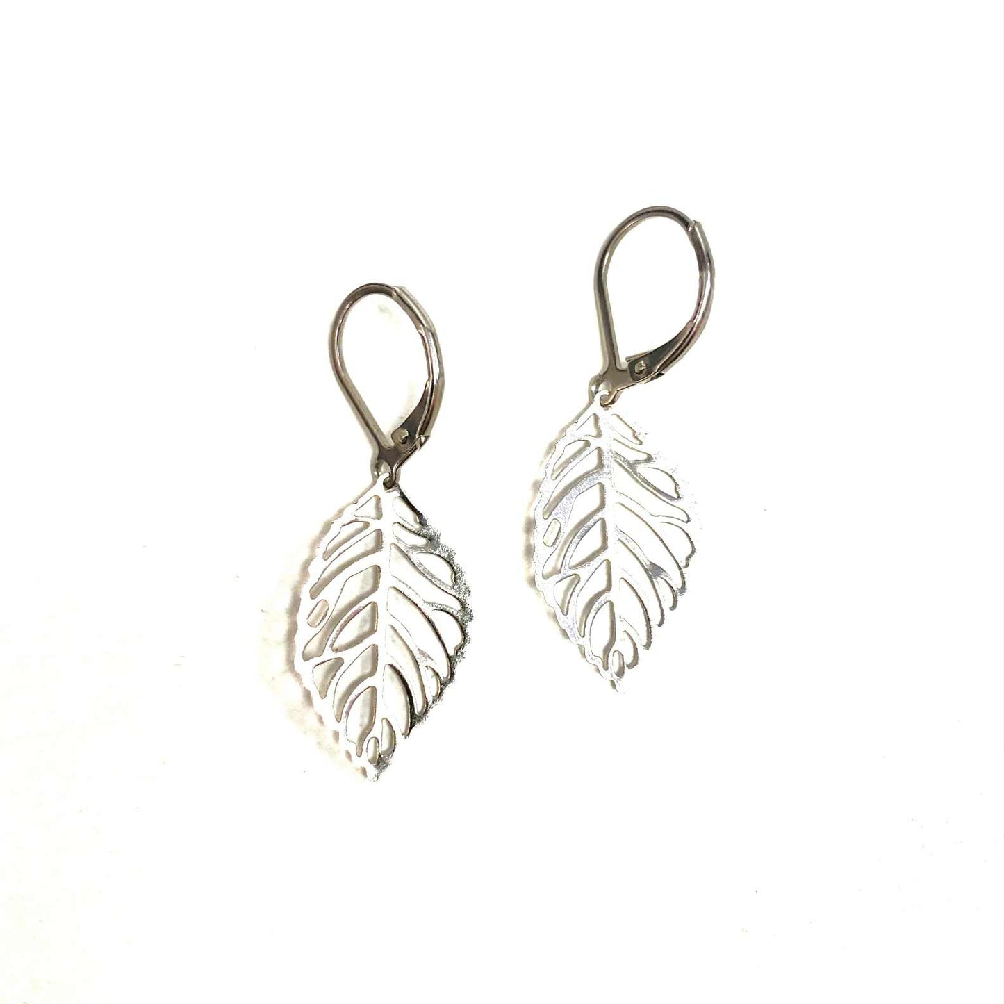Boucles d'oreilles - Petite feuille argent - Rouge Inox