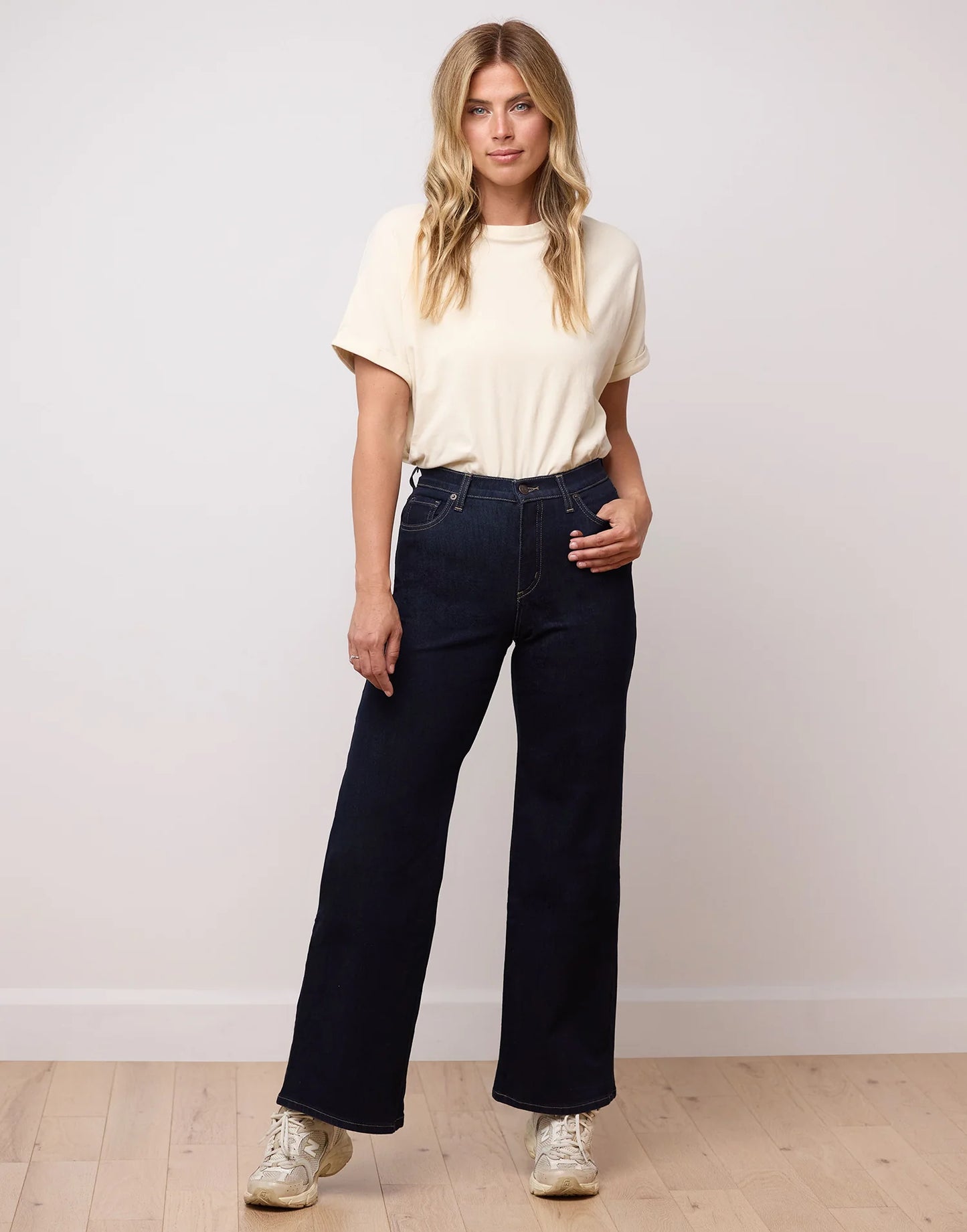 JEANS LILY - Very flared cut - NIGHT CAP - 30" LENGTH - 2263 Yoga Jeans