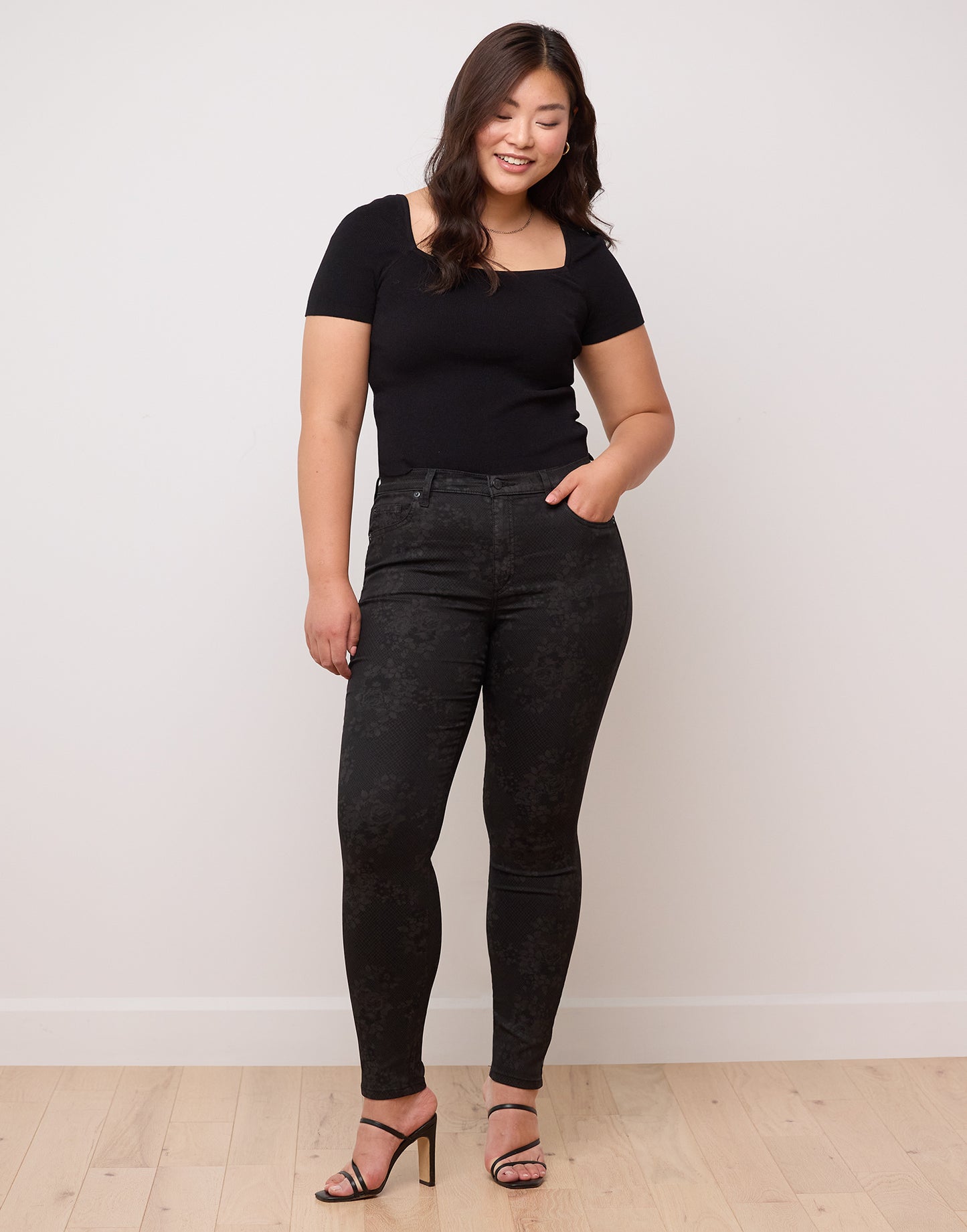 RACHEL - Coupe Étroite - Taille classic -  Entre jambe 30 - NOIR FLORAL - 2276BK - Yoga Jeans