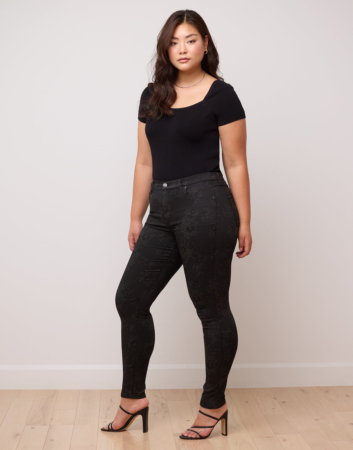 RACHEL - Coupe Étroite - Taille classic -  Entre jambe 30 - NOIR FLORAL - 2276BK - Yoga Jeans