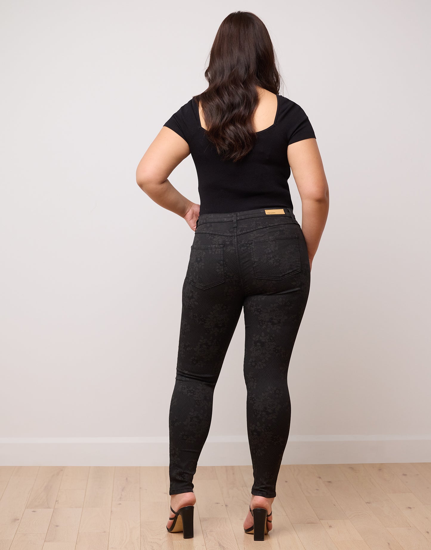 RACHEL - Coupe Étroite - Taille classic -  Entre jambe 30 - NOIR FLORAL - 2276BK - Yoga Jeans