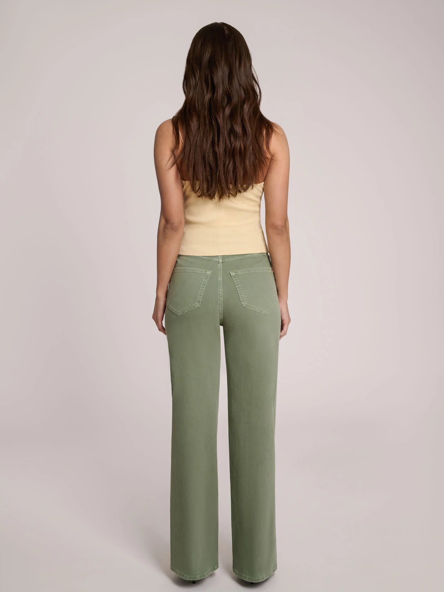 Lily- coupe très évasée - taille haute- couleur beach grass - 32'' entrejambe