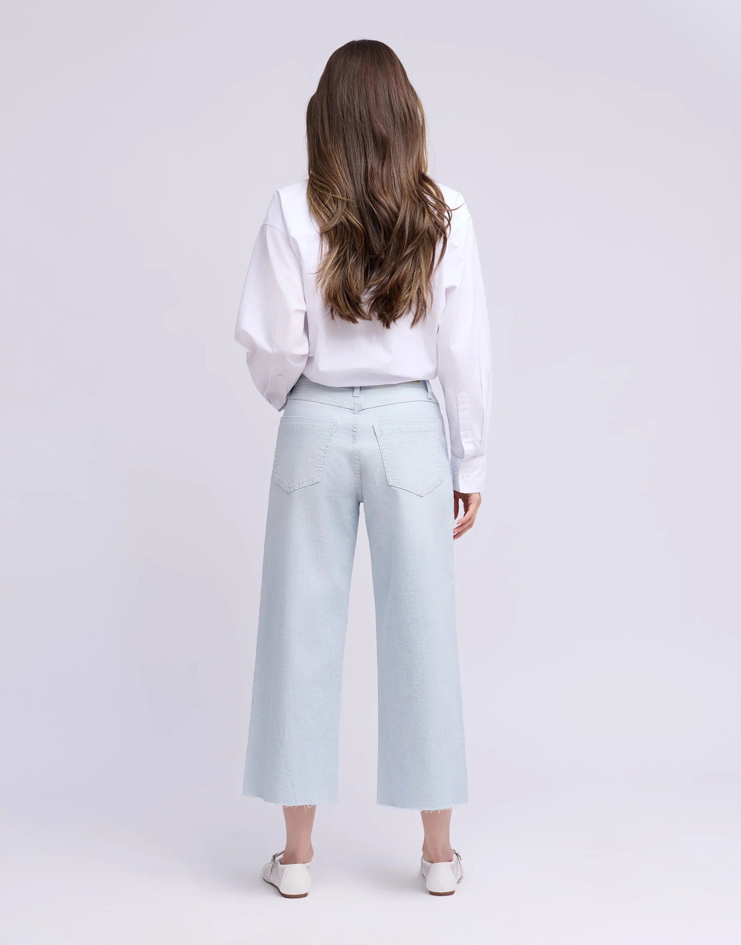 JEANS LILY COUPE TRÈS ÉVASÉE - SELENA - 2924 - Taille classique - Entrejambe 25'' - Yoga Jeans (Copie)