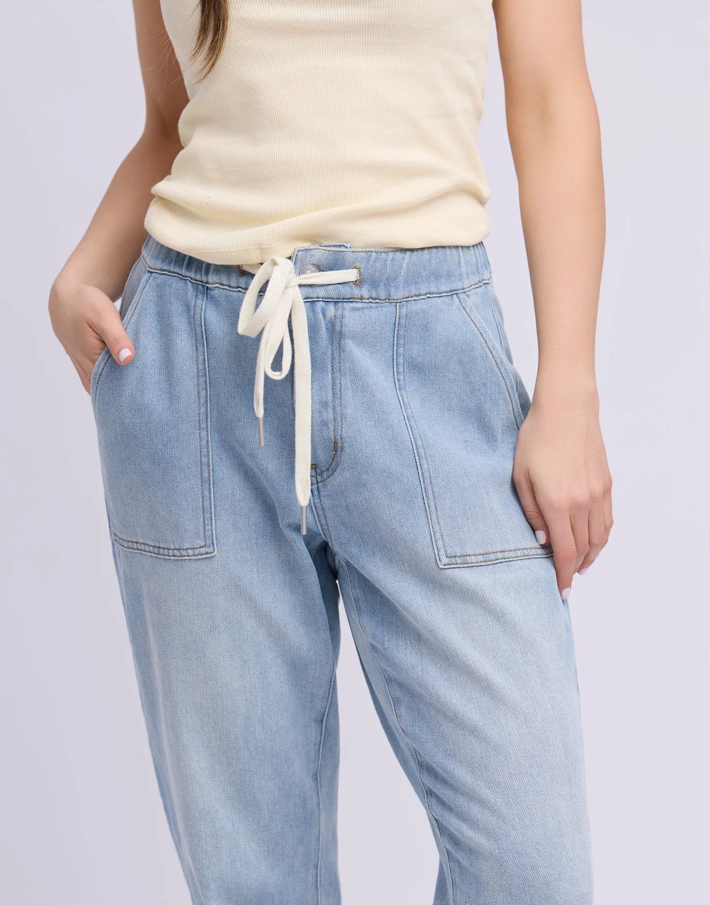 JEANS MALIA COUPE DÉCONTRACTÉE - AMELIA - 2968 - Taille haute - Entrejambe 27" - Yoga Jeans