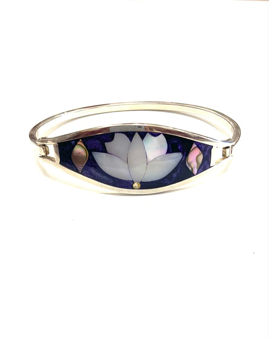 White Water Lily Bracelet - Mauve - Red Adventure