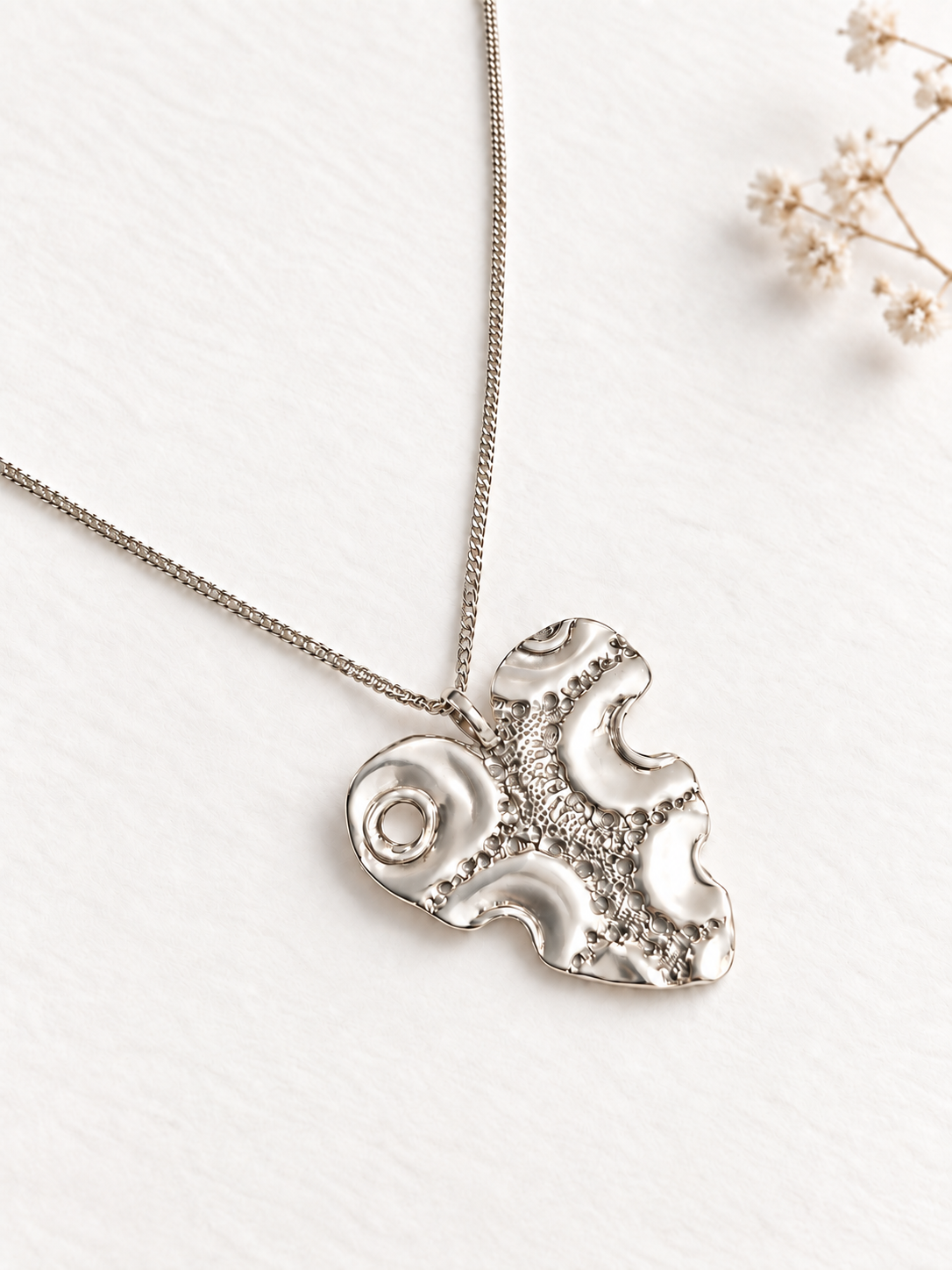 MEDIUM MOON HEART, pendant - Marie-Êve Bordeleau
