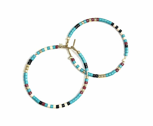 Boucles d’oreilles en anneau avec perles  (3 variantes de couleurs différentes)