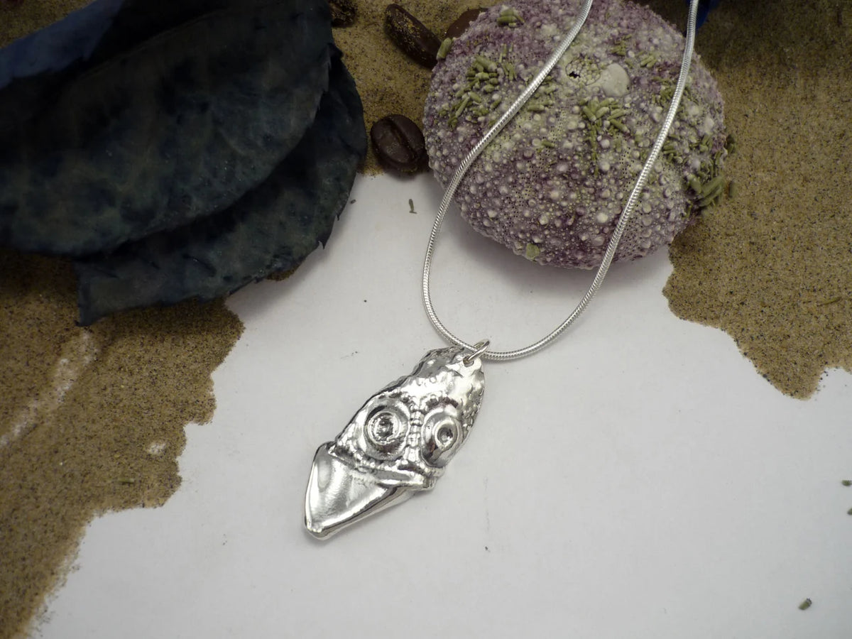 Feuille primitive, pendentif unique en argent sterling - empreinte de coquillage d'oursin, inspiration bord de l'eau - Marie-Êve Bordeleau