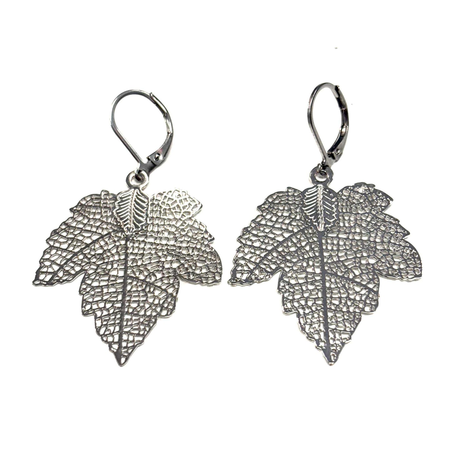 Boucles d'oreilles - Feuille d'érable couleur argent