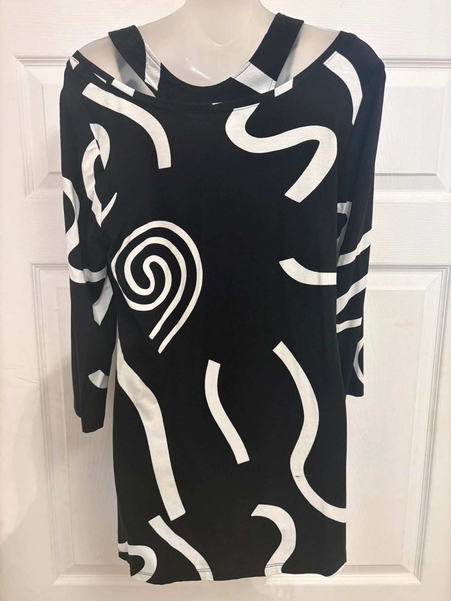 Martini tunic with black and white polka dots