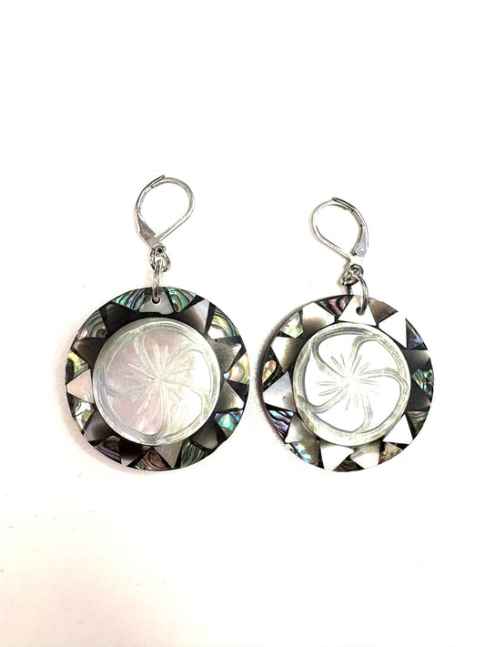 Round pearly floral earrings - Adventure Red