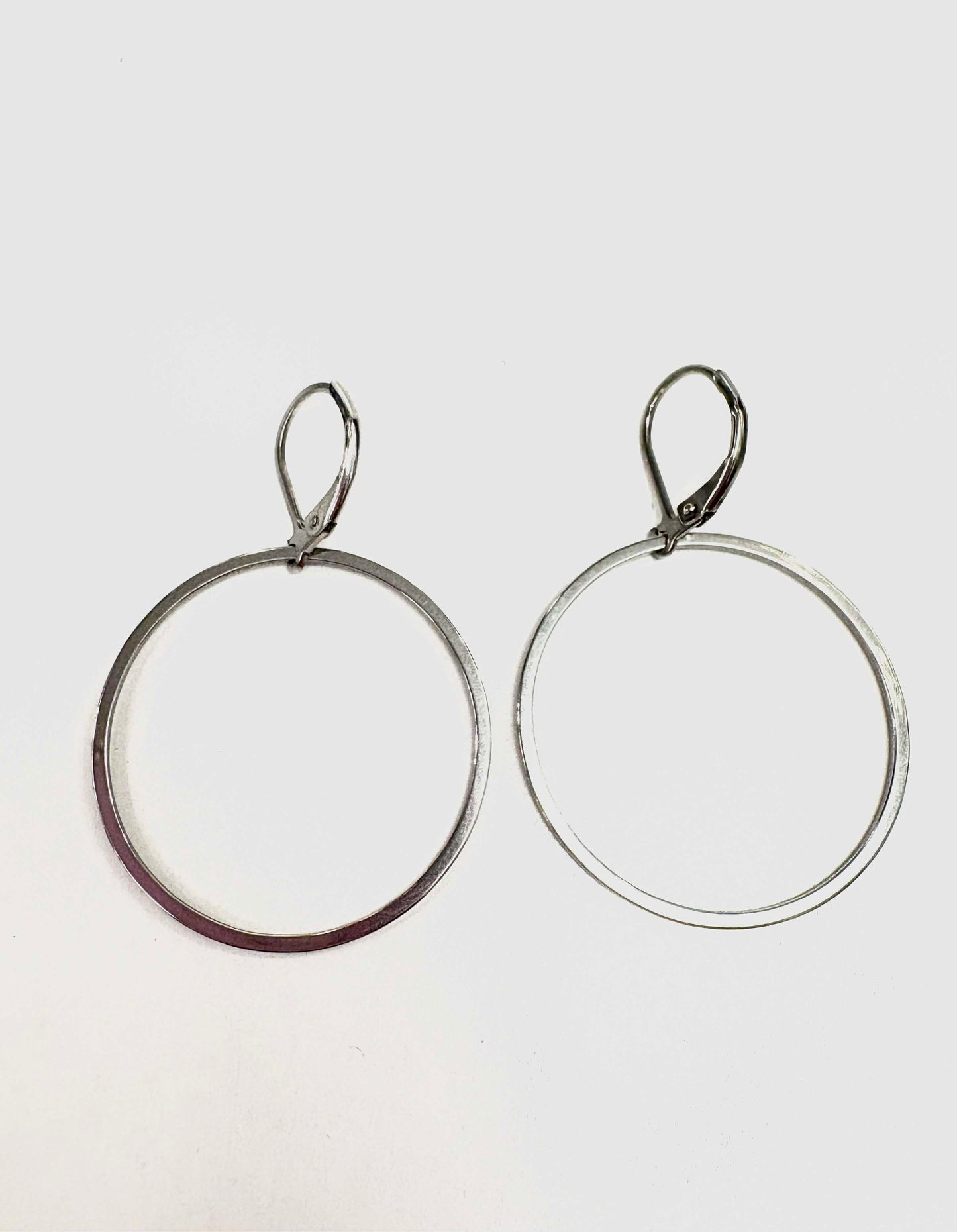 Boucle d'oreille anneau - Rouge inox