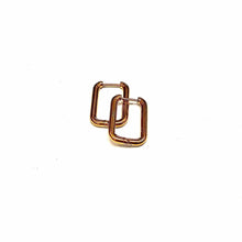 Charger l&#39;image dans la galerie, Boucles d&#39;oreilles  - anneaux rectangles coins ronds  - Rouge Inox
