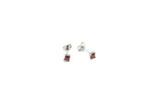 Charger l&#39;image dans la galerie, Boucles d&#39;oreilles - Carré 3.5mm - Rouge Rose - Rouge Argent 9.25
