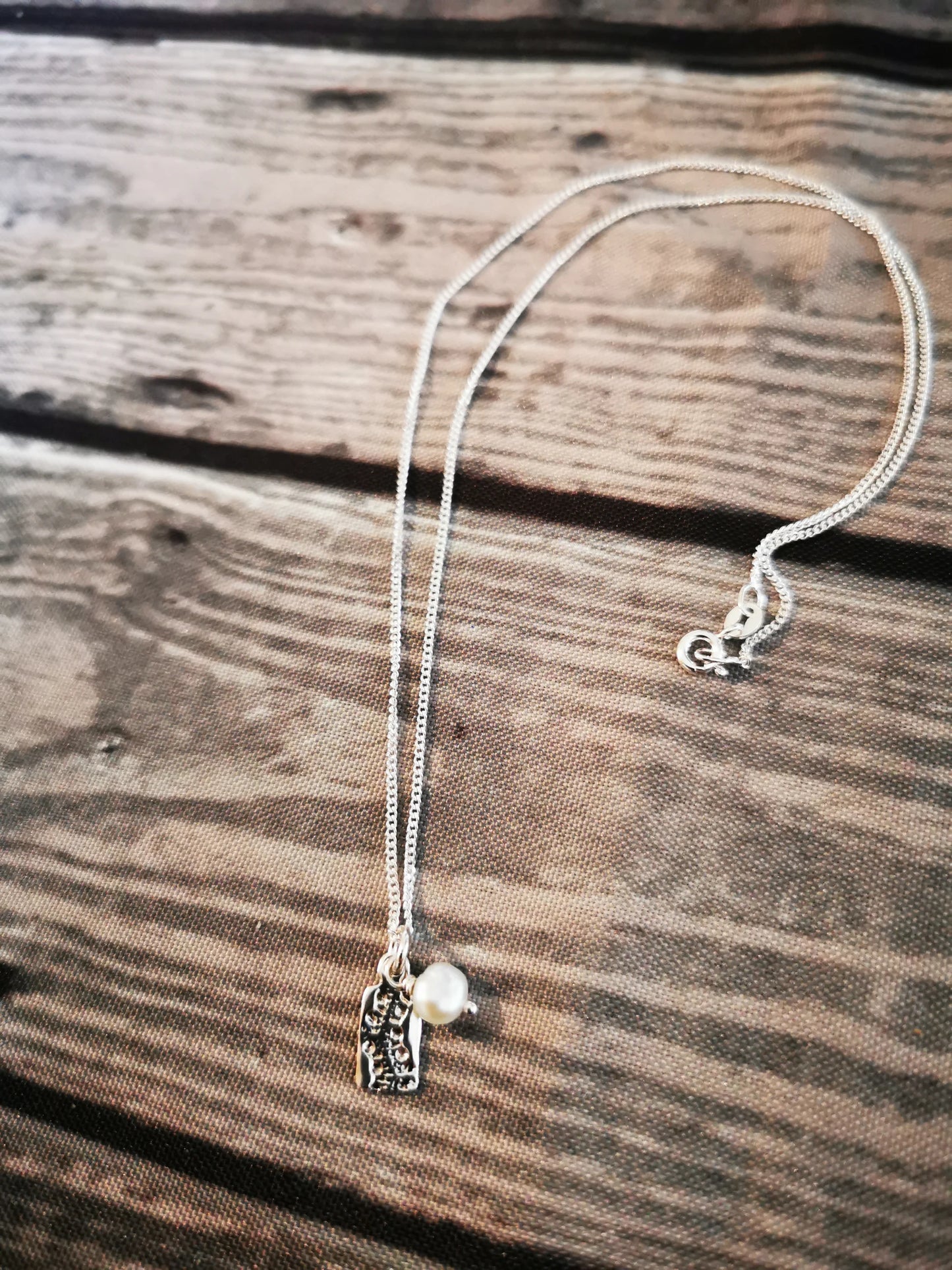 PEARL LACE, sterling silver pendant and freshwater pearl pendant - Marie-Ève ​​Bordeleau