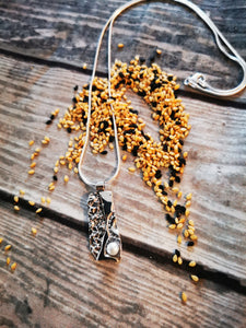 GRAND SÉSAME PERLÉ, pendentif unique avec une texture de graines de sésame et de coquillage d'oursin de mer!- Marie-Ève Bordeleau