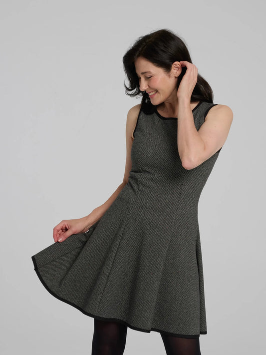 Robe Priestly - charcoal - Kollontai