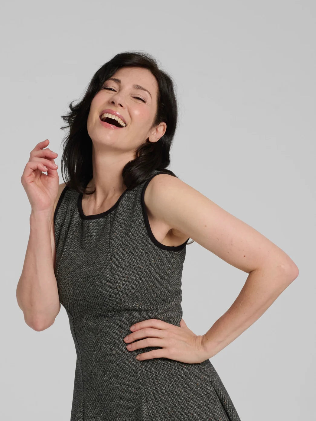 Robe Priestly - charcoal - Kollontai