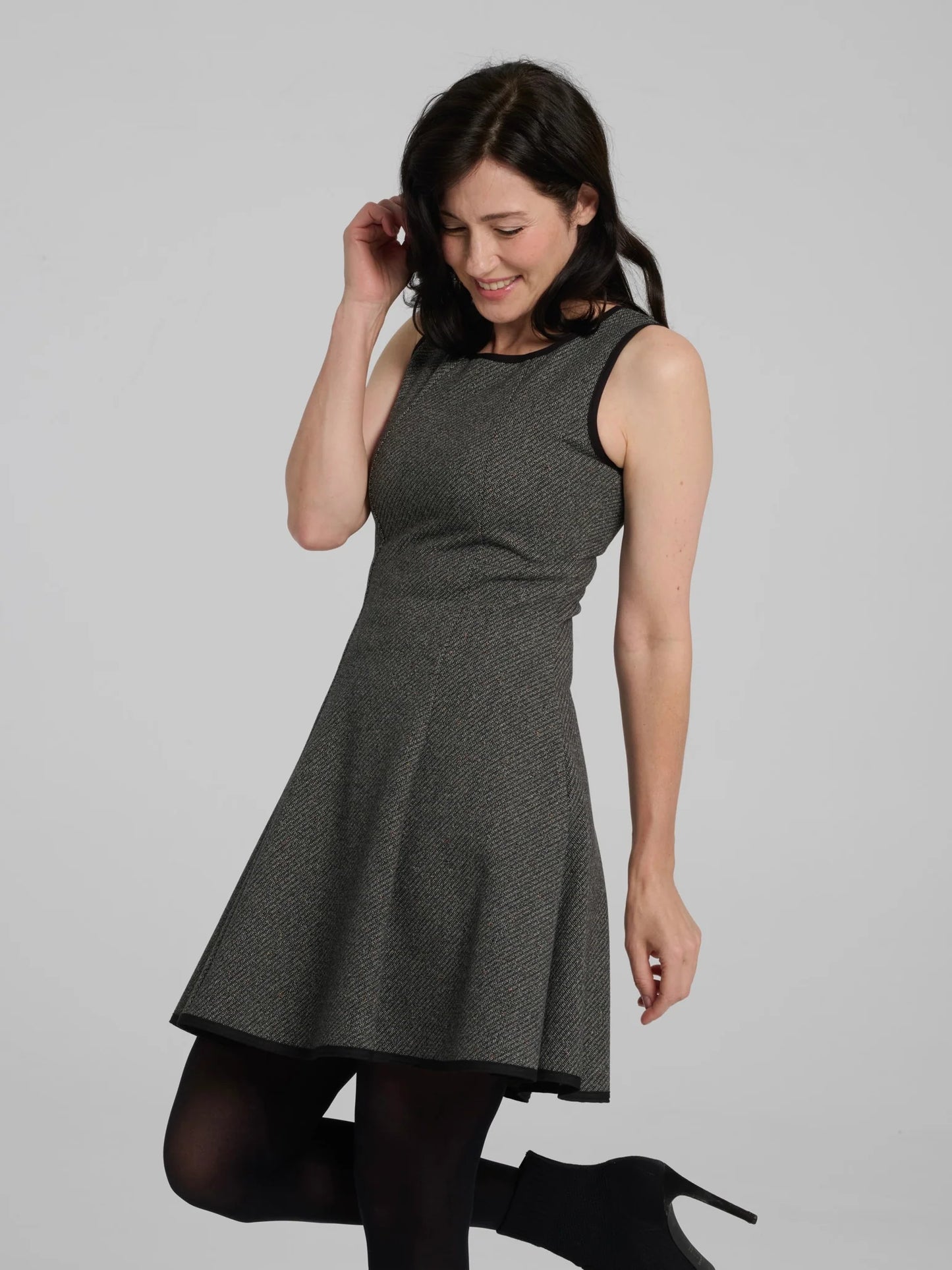 Robe Priestly - charcoal - Kollontai