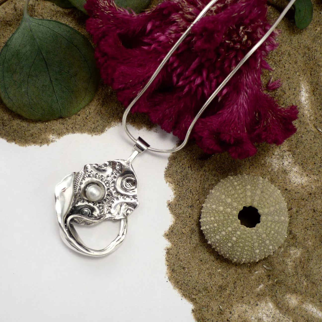 Vague de joie, pendentif unique en argent sterling et perle d'eau douce