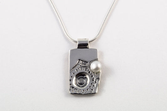 SEA BRISE, sterling silver pendant inspired by a sea urchin - Marie-Êve Bordeleau