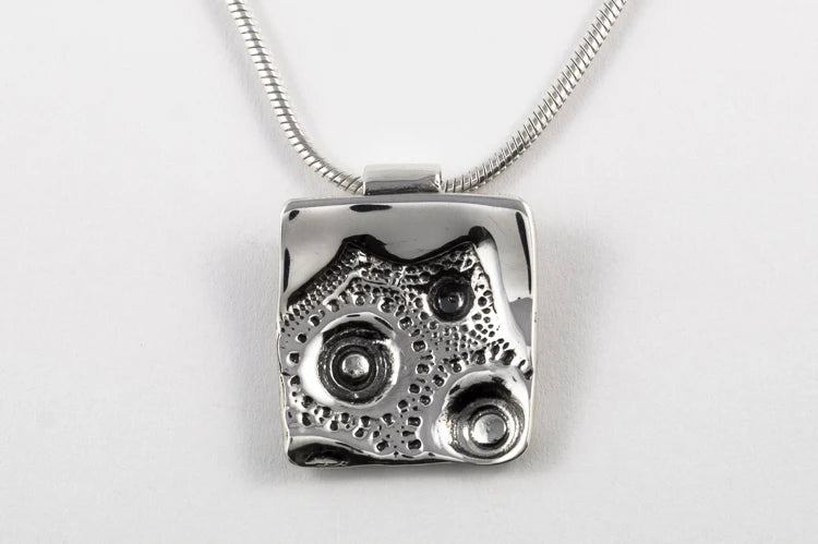 SEA BRISE, sterling silver pendant inspired by a sea urchin - Marie-Êve Bordeleau