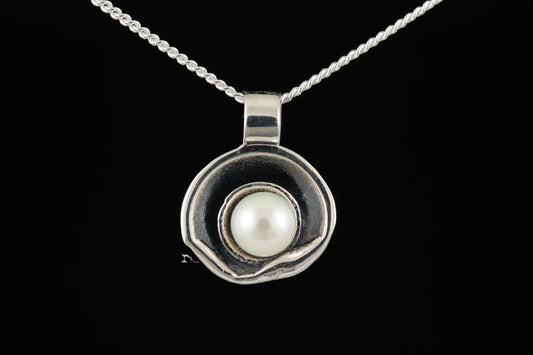 MEDIUM MOON HEART, pendant - Marie-Êve Bordeleau