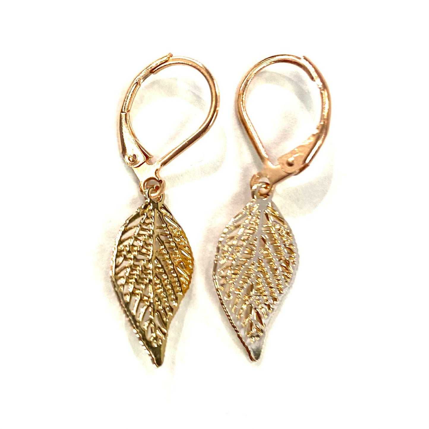 Boucles d'oreilles -  Petite feuille allongée - 3 variantes - Rouge Inox