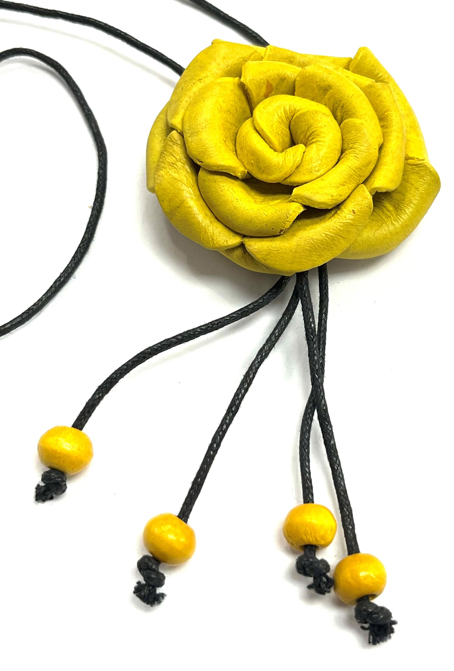 Collier Fleur de cuir RI55 - Bouton de rose - Jaune - Rouge Import