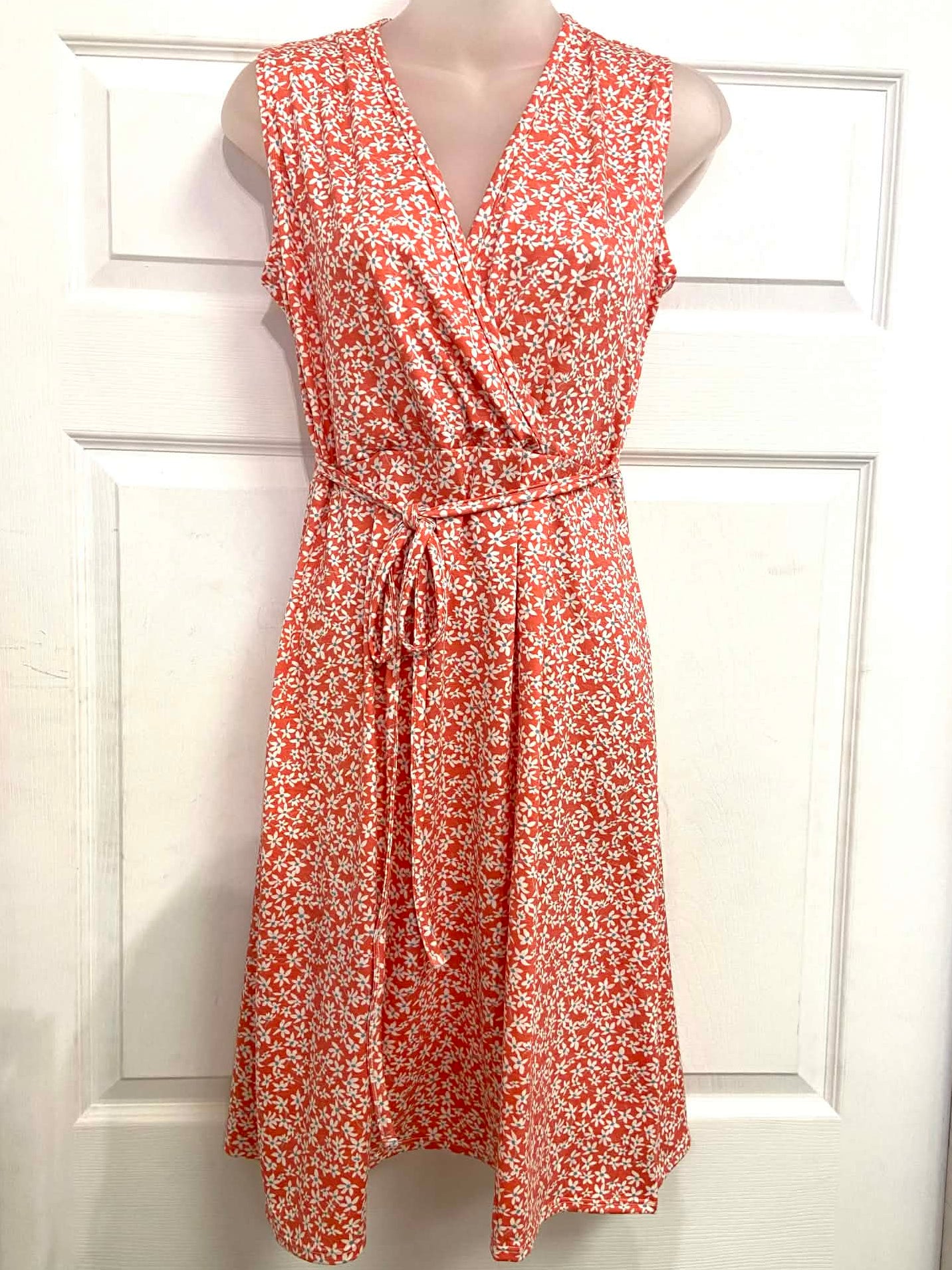 JS43 Daisy Red - Robe faux-portefeuille cache-cœur – Imprimé fleuri - Kozii