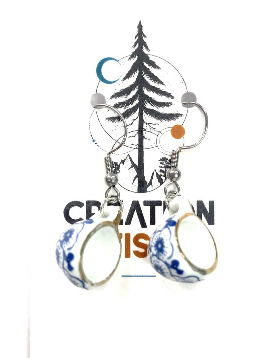 Boucles d'oreilles - Tasse Fleurs bleues -  Création Fish