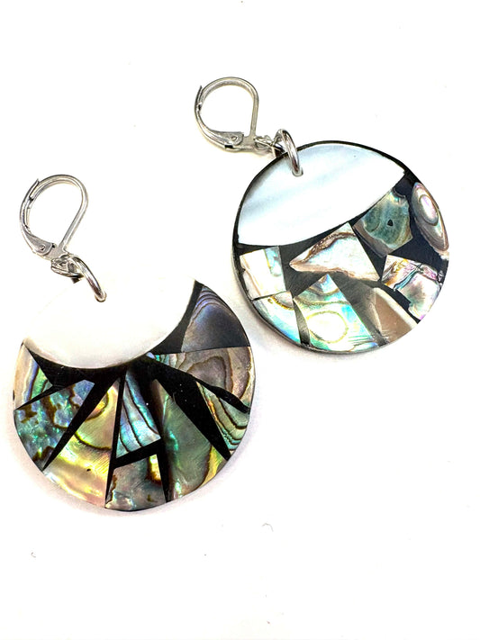 Fragmented Round of Mother-of-Pearl Shells - Adventure Red