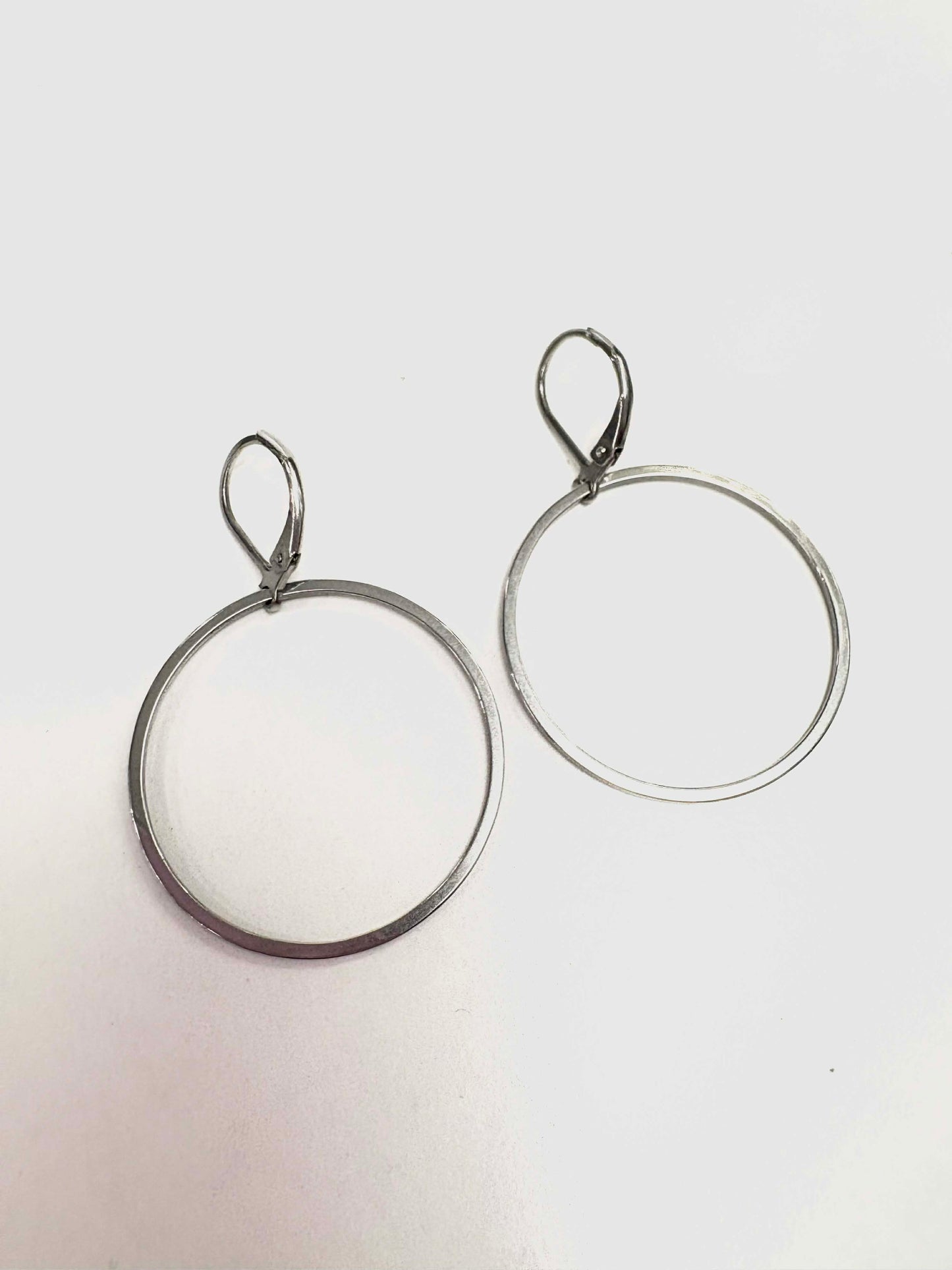 Boucle d'oreille anneau - Rouge inox