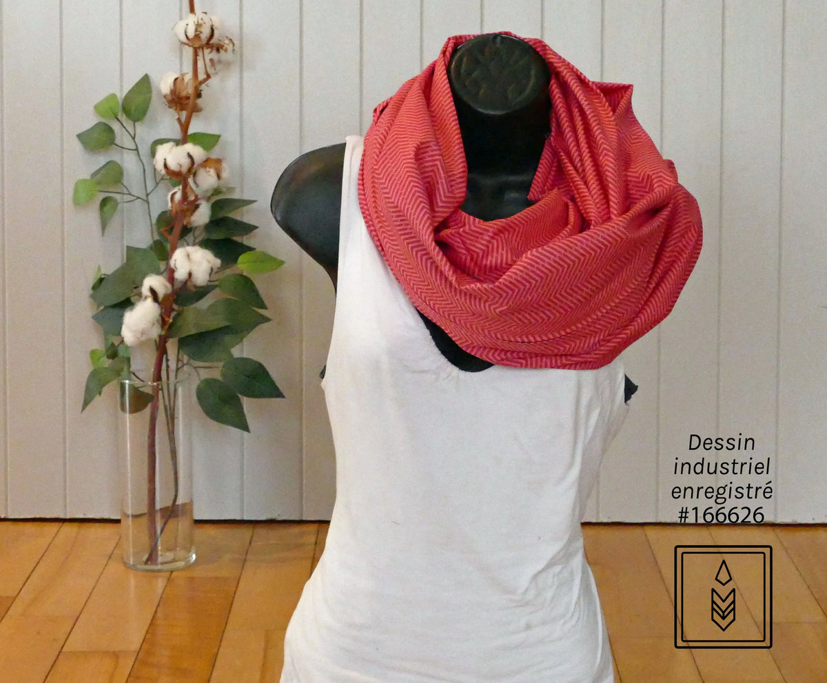 Foulard chevron rose – élégance décontractée et liberté au quotidien