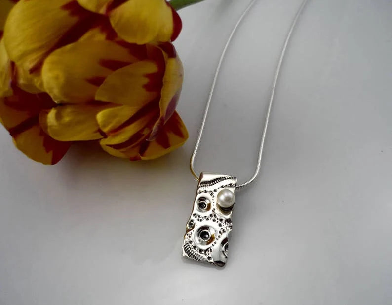 SEA BRISE, sterling silver pendant inspired by a sea urchin - Marie-Êve Bordeleau